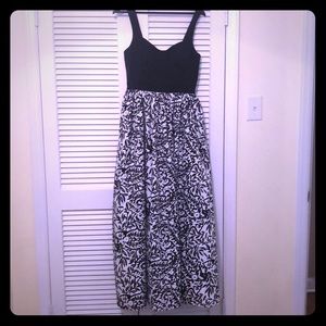 Used Floor Length Black/White Gown